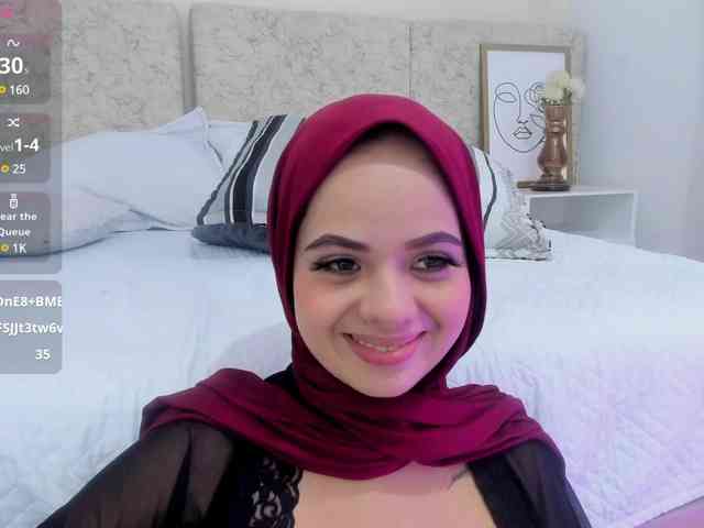 adult camming Thamiina