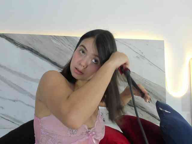 thamiina webcam