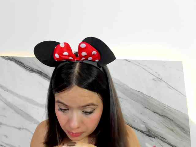 thamiina webcam