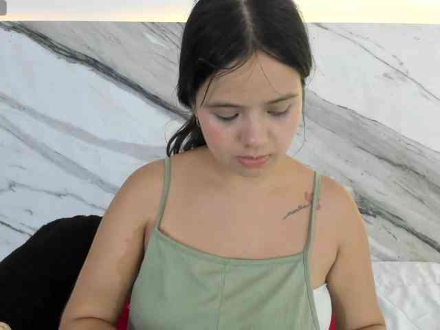 thamiina webcam
