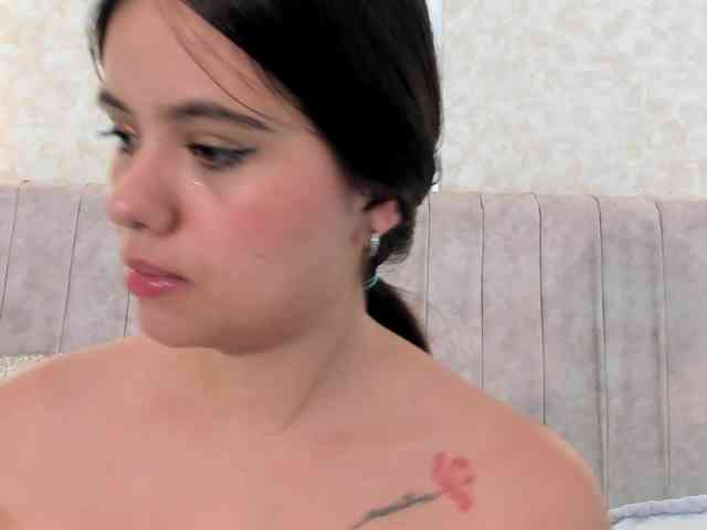 thamiina Live Webcam on BongaCams