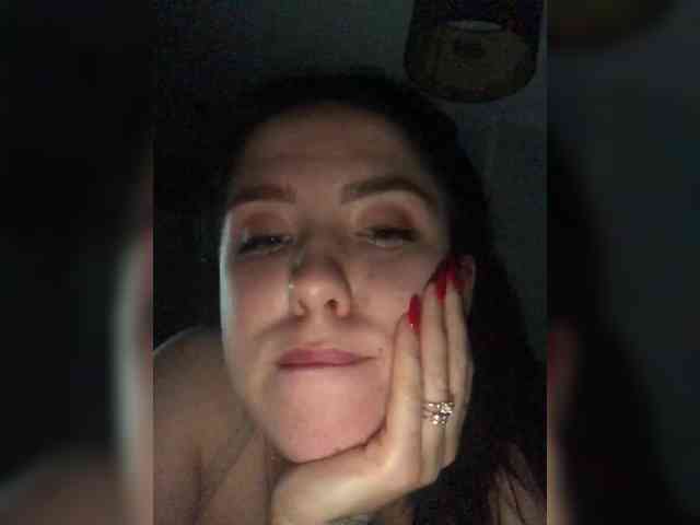 vikkitrickky69 webcam