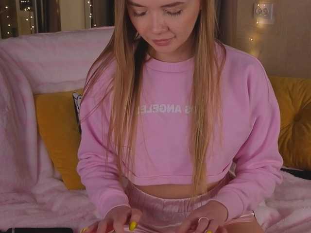 Trusty-dottie's BongaCams show and profile