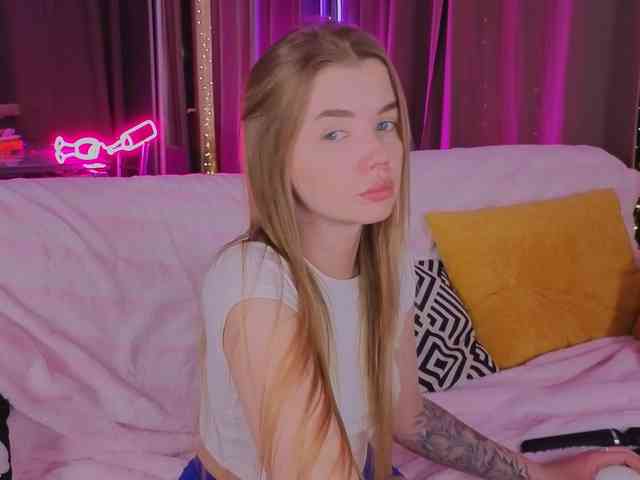 Trusty-dottie Live Webcam on BongaCams