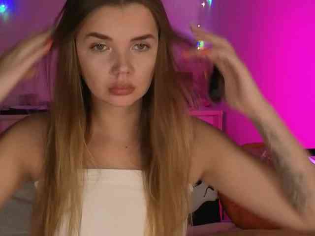 CarrieBradshaww webcam