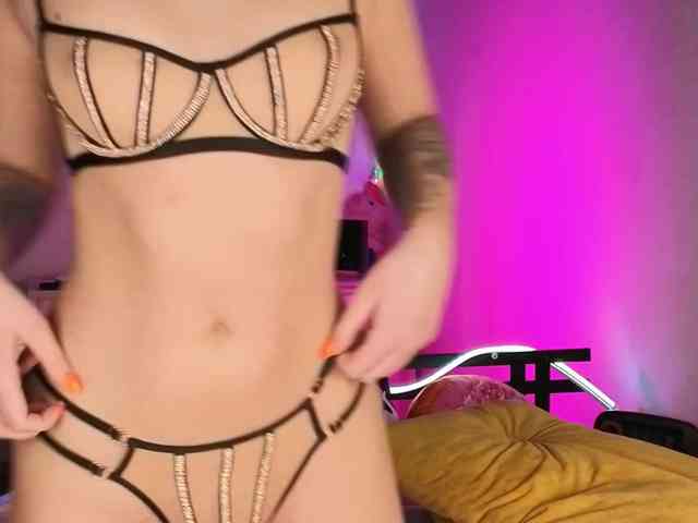 CarrieBradshaww webcam