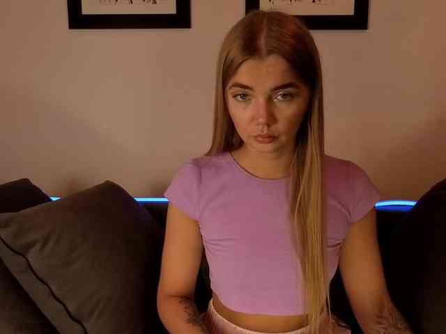 CarrieBradshaww webcam