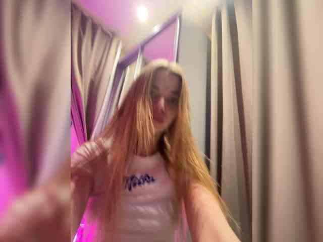 CarrieBradshaww webcam