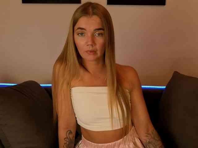 CarrieBradshaww webcam