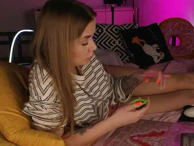 CarrieBradshaww webcam