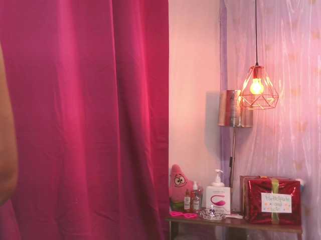 liz7skinny's BongaCams show and profile