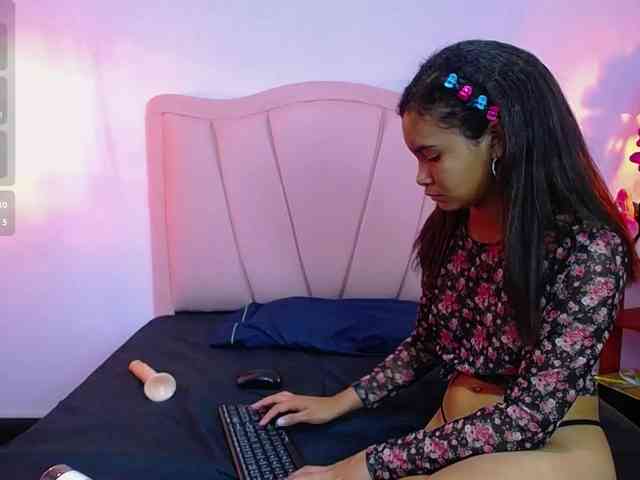 liz7skinny webcam