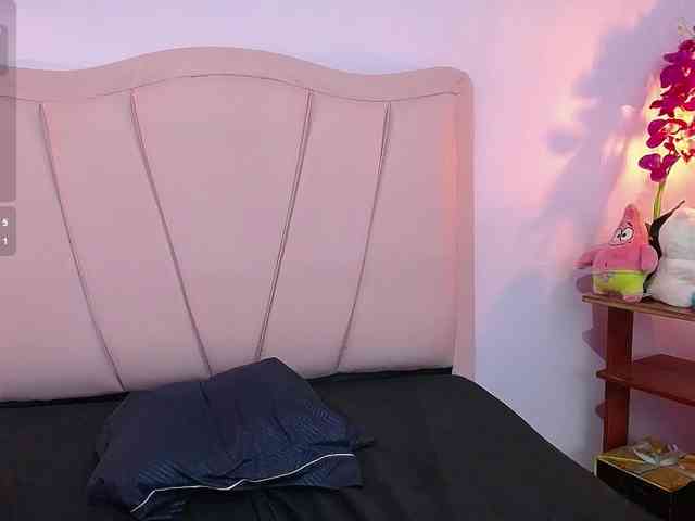 liz7skinny webcam