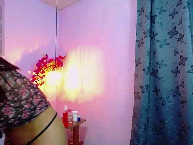liz7skinny webcam