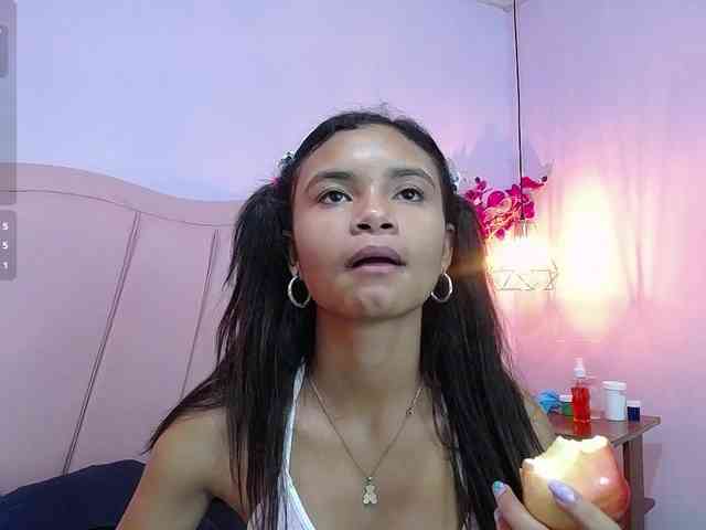 liz7skinny webcam