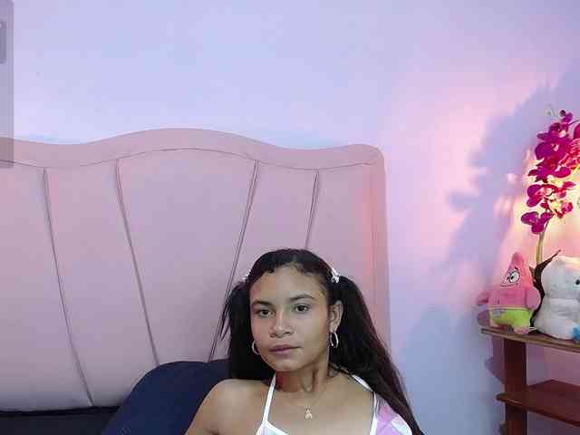 liz7skinny webcam