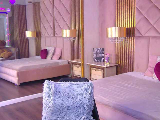 HeidiKendal's BongaCams show and profile