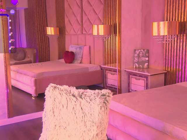 HeidiKendal Live Cam on BongaCams