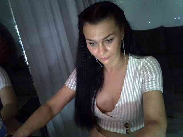 TayaDeluxe webcam