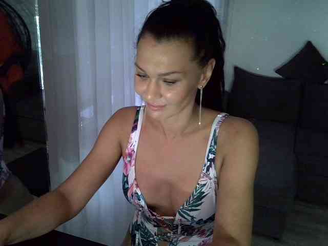 TayaDeluxe webcam