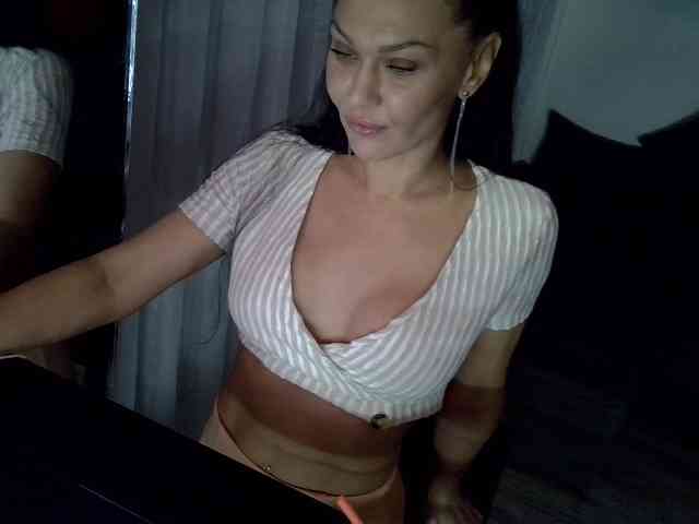TayaDeluxe webcam