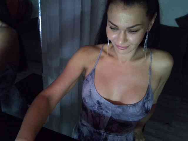 chatting online TayaDeluxe