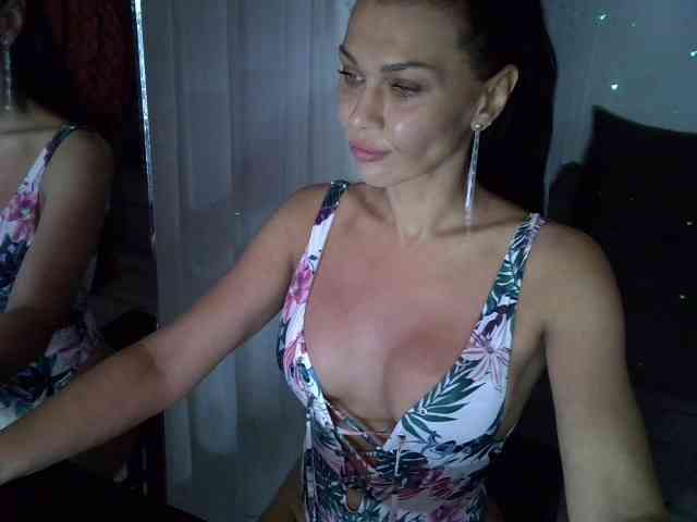 TayaDeluxe webcam