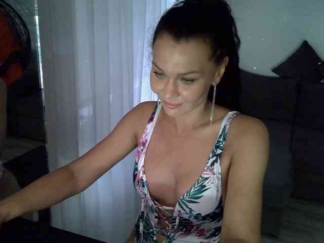 TayaDeluxe webcam