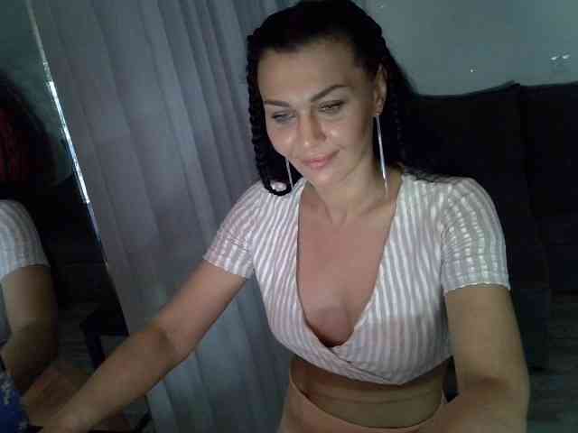 TayaDeluxe webcam