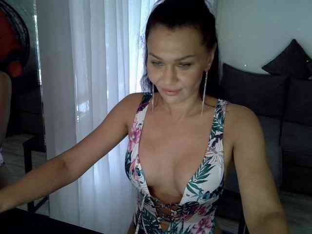 TayaDeluxe webcam