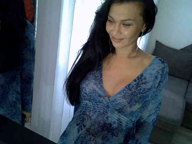 TayaDeluxe webcam