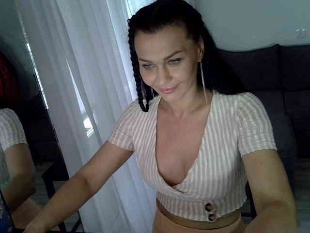 TayaDeluxe webcam
