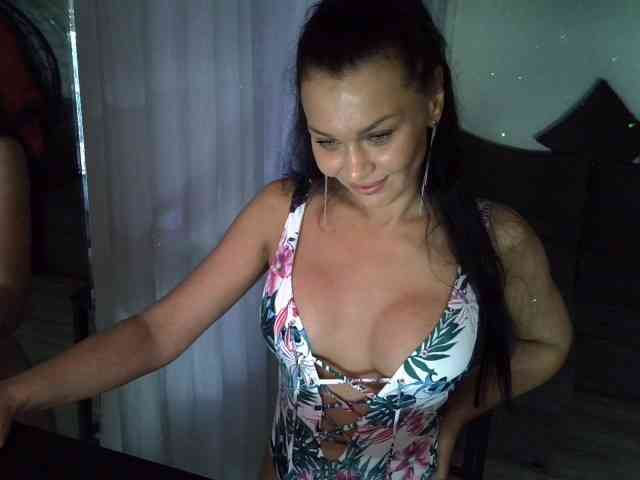 TayaDeluxe webcam