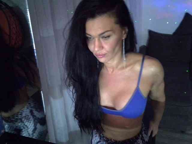 TayaDeluxe webcam