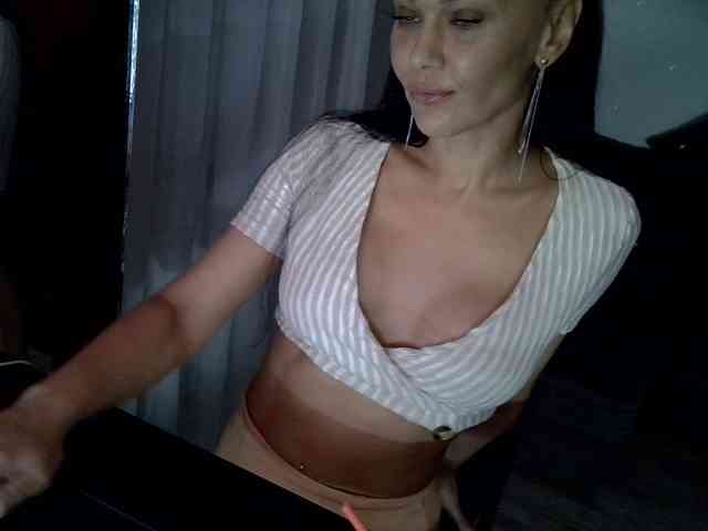 TayaDeluxe webcam