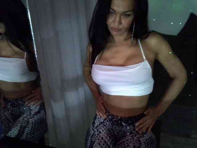 TayaDeluxe webcam