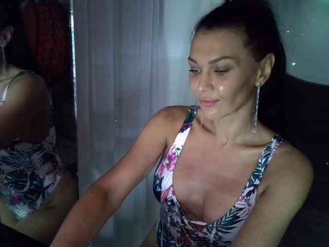 TayaDeluxe webcam