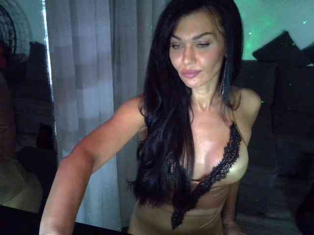 TayaDeluxe webcam