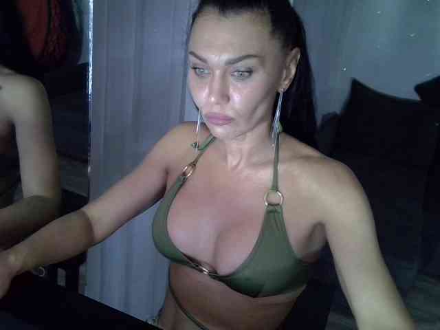 TayaDeluxe webcam
