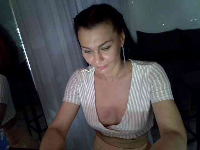 TayaDeluxe webcam