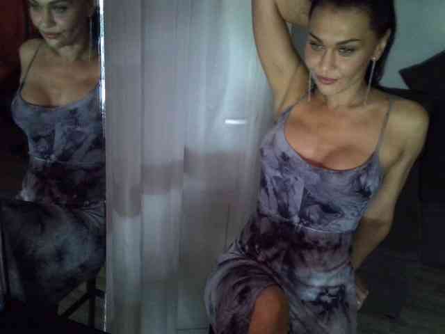 TayaDeluxe webcam