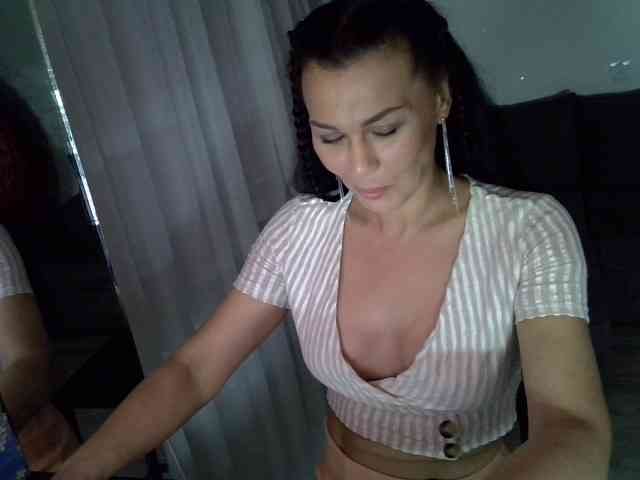 TayaDeluxe webcam