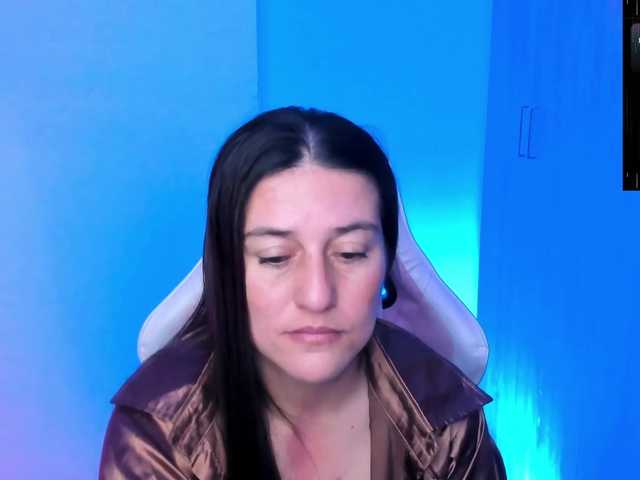 Saskyaajohnson's BongaCams show and profile