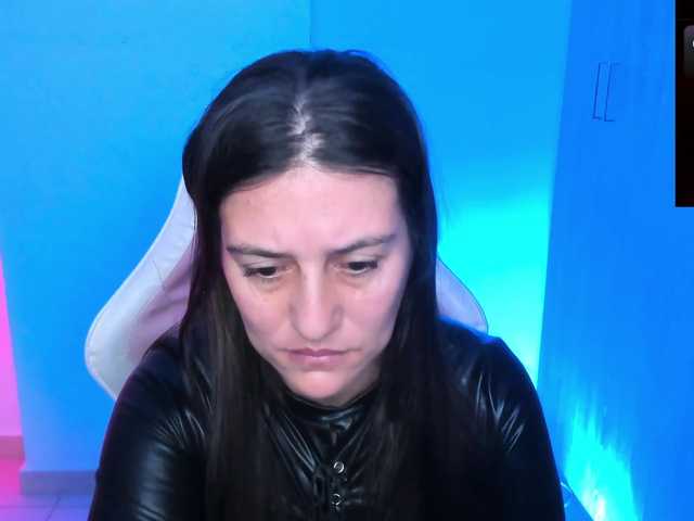 Saskyaajohnson's BongaCams show and profile