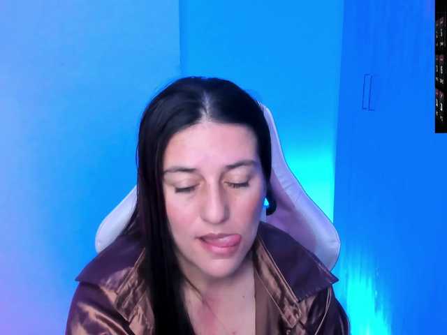 Saskyaajohnson's BongaCams show and profile