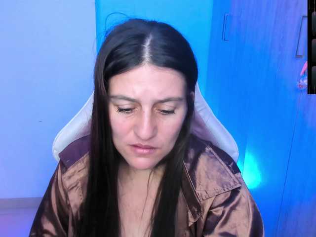 Saskyaajohnson's BongaCams show and profile