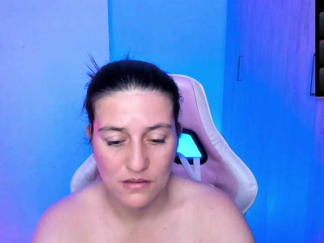 Saskyaajohnson's BongaCams show and profile