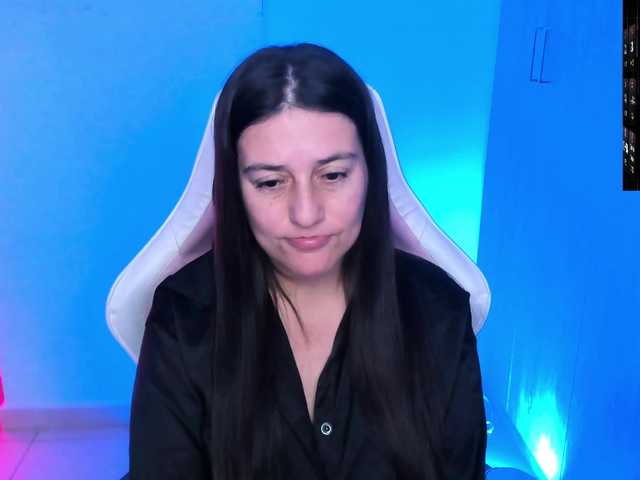 Saskyaajohnson's BongaCams show and profile