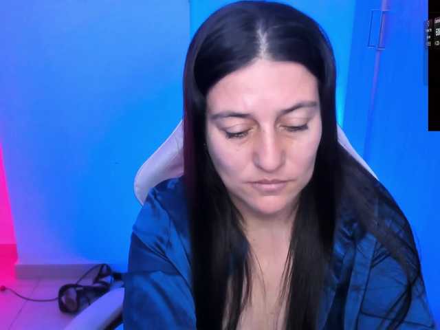 le modèle Saskyaajohnson est en webcam porno dans un show sur le site bongacams, il possède les tags suivants: Latino/Hispanic,Brunette,Trimmed