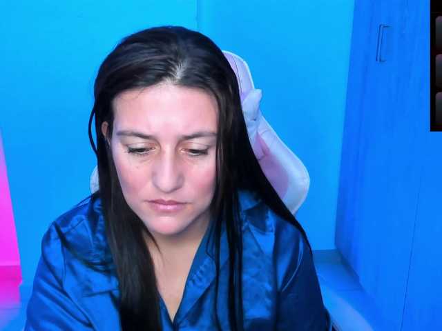 Saskyaajohnson's BongaCams show and profile